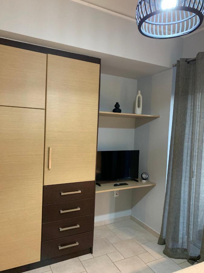 Hommie Apartment Amaliada エクステリア 写真