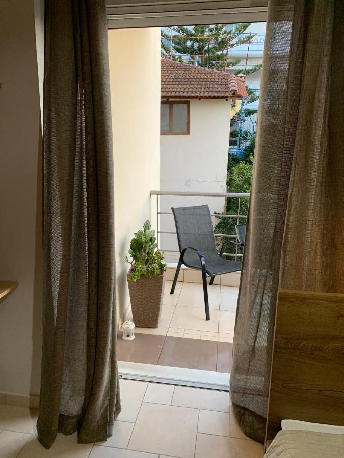 Hommie Apartment Amaliada エクステリア 写真